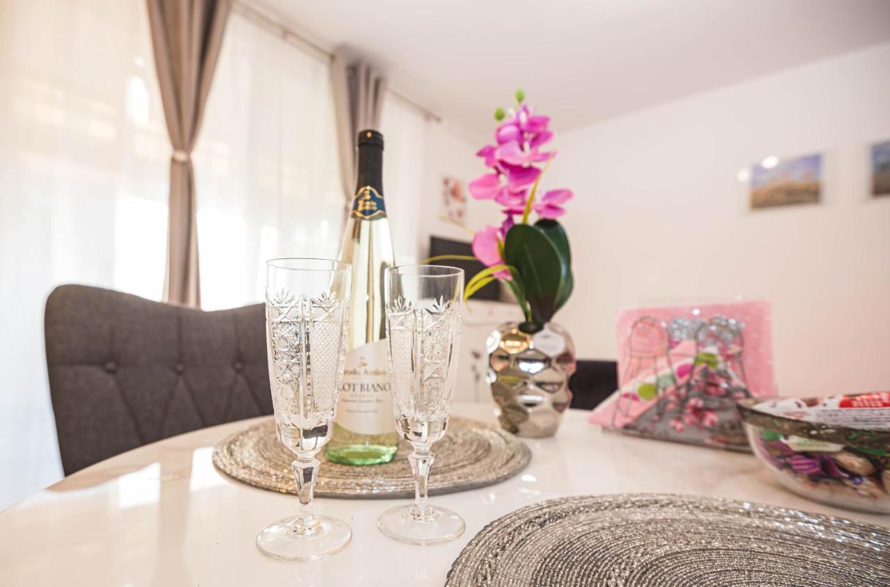 Apartments Mary & Free Parking Rovinj Ngoại thất bức ảnh